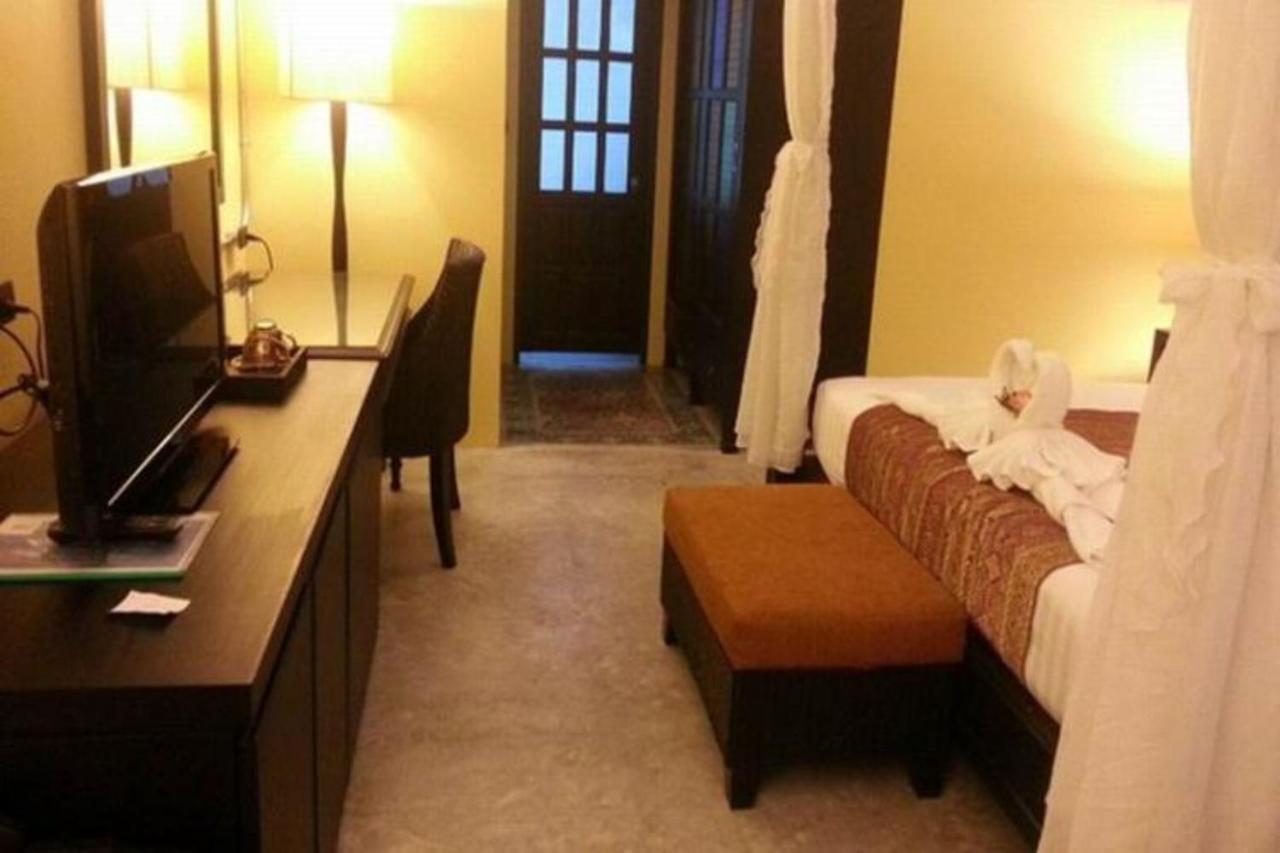 Baan Phuanda Phuket Hotel Ngoại thất bức ảnh